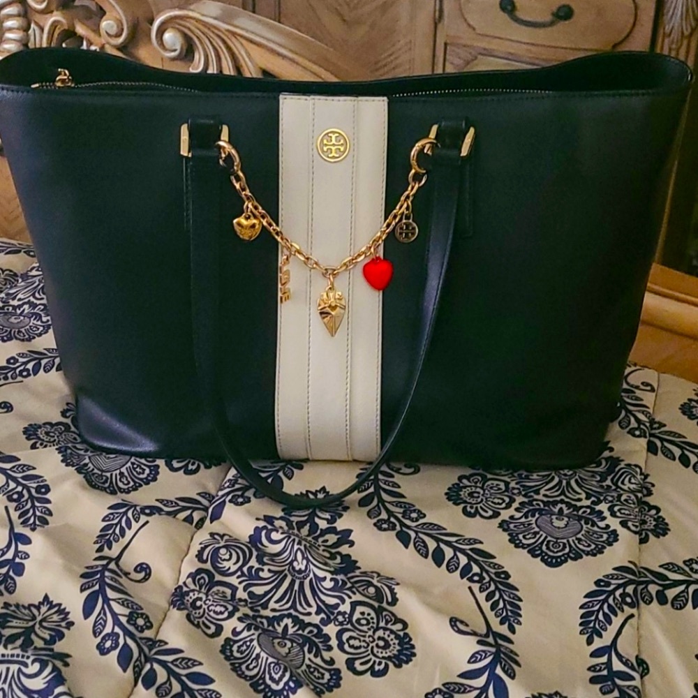 ♦️TORY BURCH BLACK SATCHEL ♦️